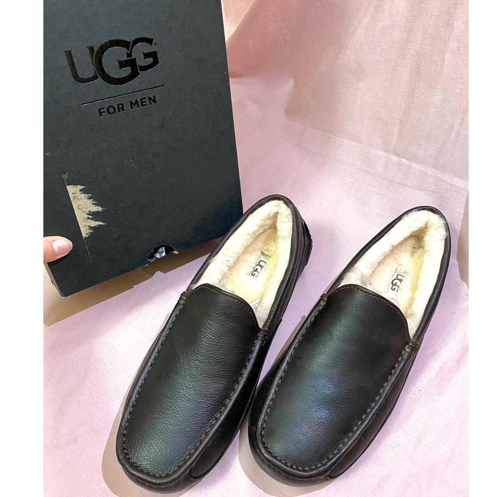 UGG Ascot Men’s leather loafers